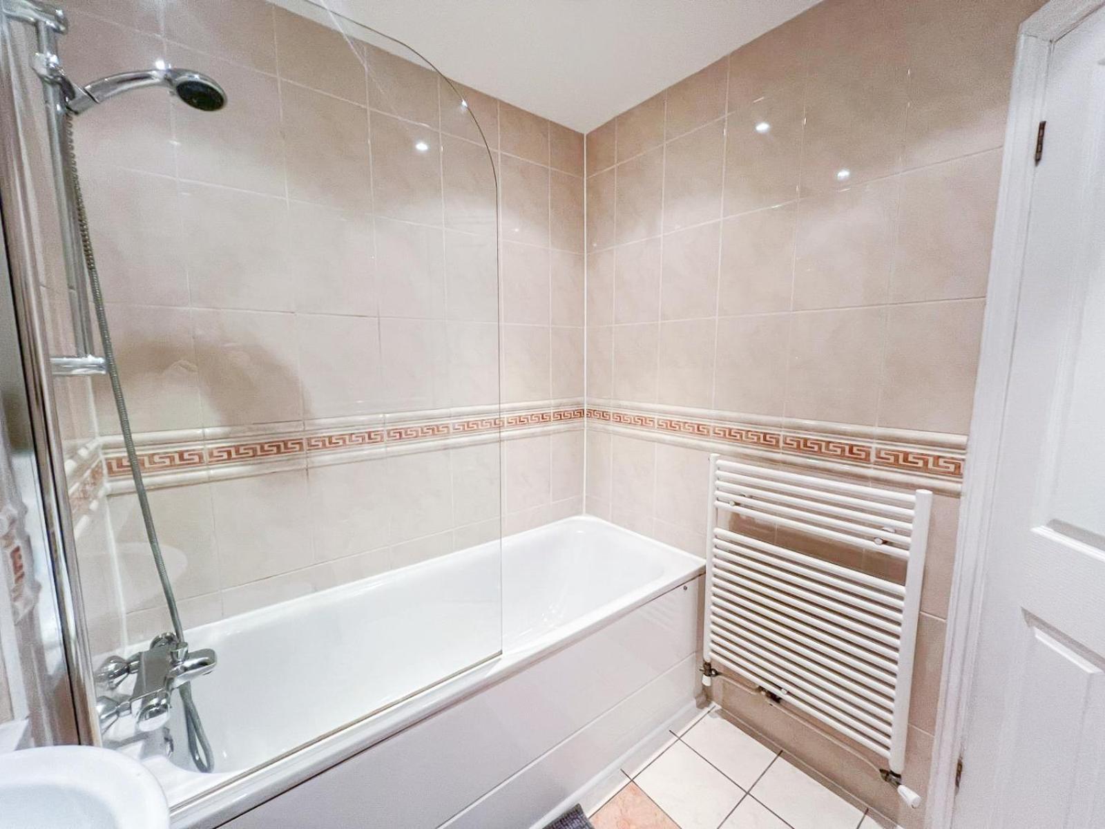 Borough 3-bedroom With Clear View At The Shard Apartment London