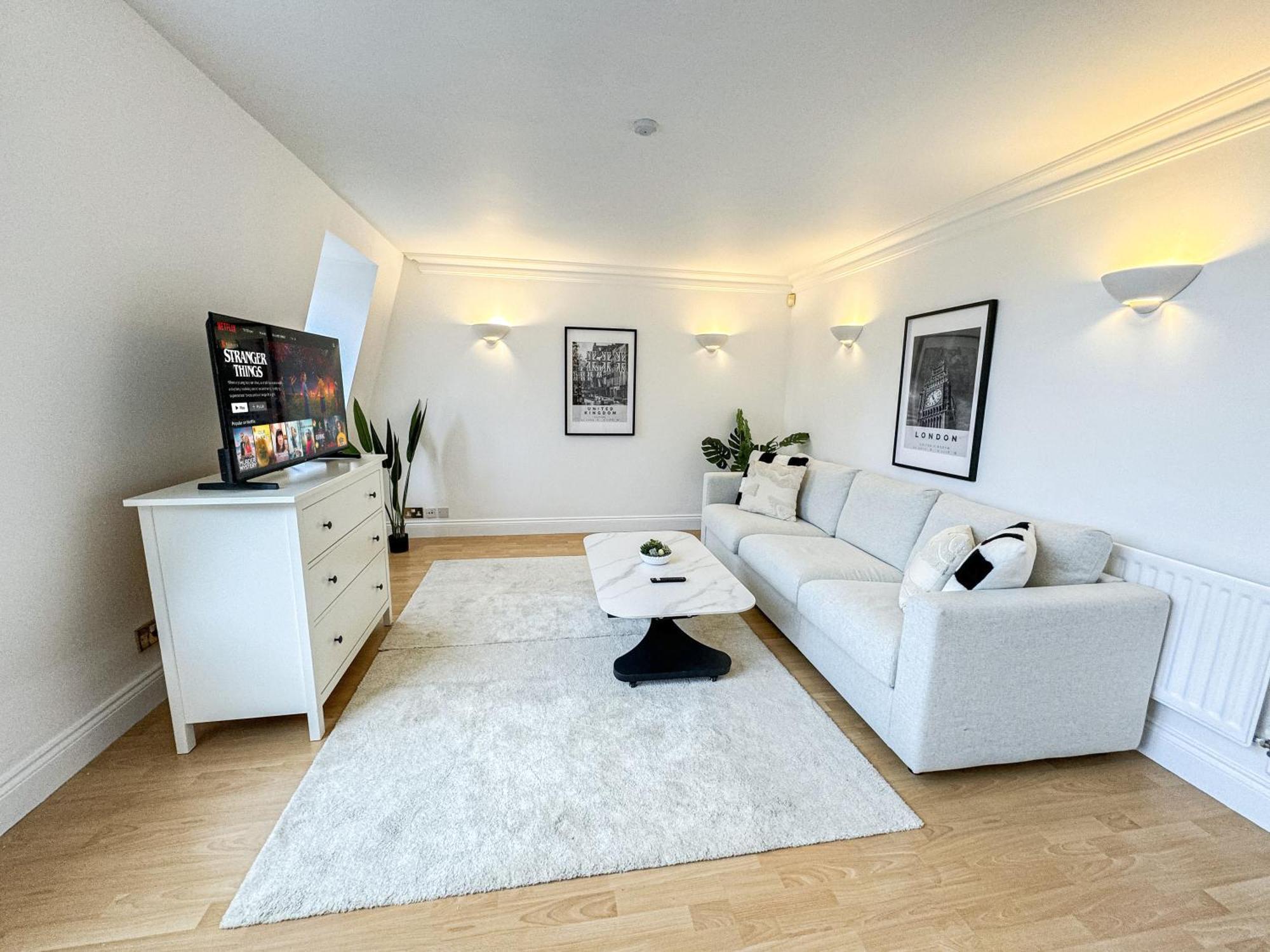 Borough 3-bedroom With Clear View At The Shard Apartment *